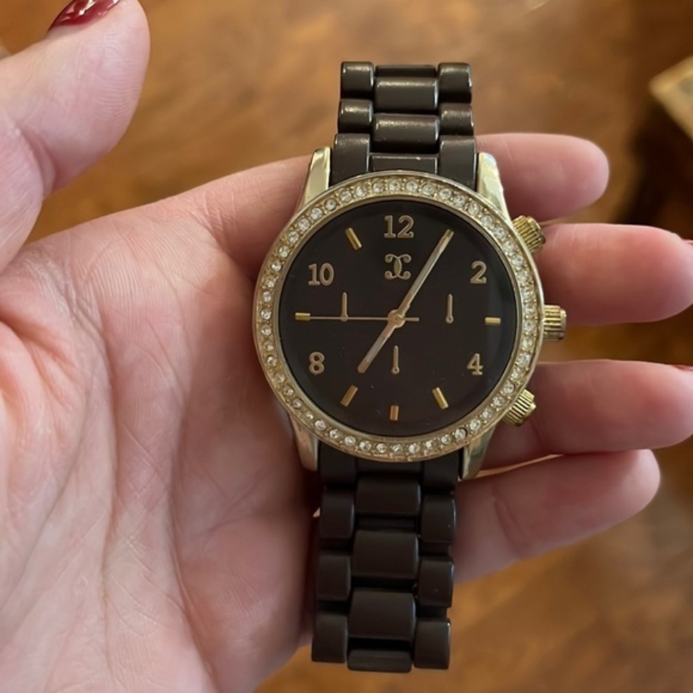 Charming Charlie brown watch with diamond like detail - Picture 1 of 1